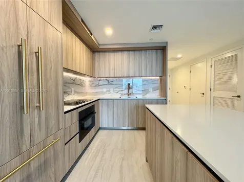 77 SE 5th Street Miami FL 33131