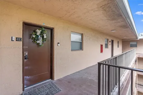 2850 Somerset Drive Lauderdale Lakes FL 33311