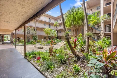 2850 Somerset Drive Lauderdale Lakes FL 33311