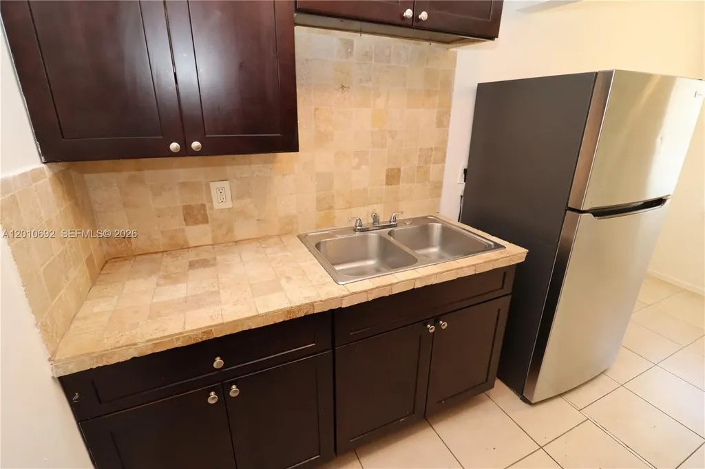 3960 NW 31st Terrace Lauderdale Lakes FL 33309