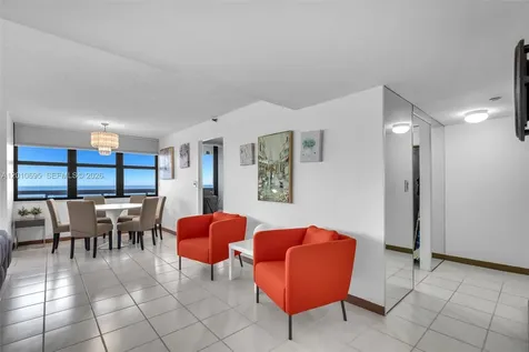 2555 Collins Avenue Miami Beach FL 33140