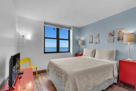 2555 Collins Avenue Miami Beach FL 33140