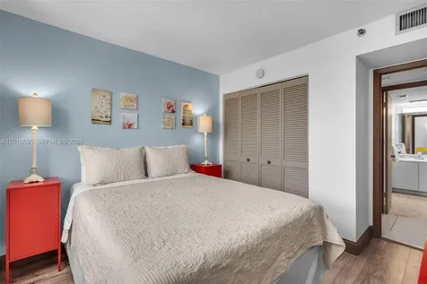 2555 Collins Avenue Miami Beach FL 33140
