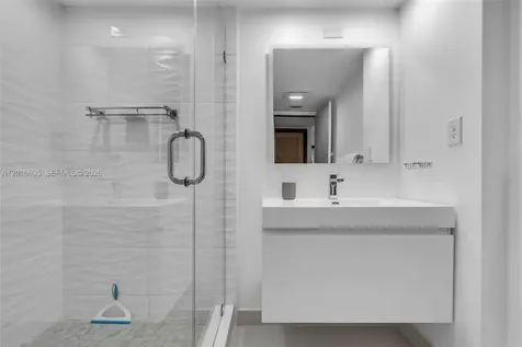2555 Collins Avenue Miami Beach FL 33140