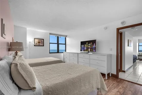2555 Collins Avenue Miami Beach FL 33140
