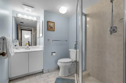 2555 Collins Avenue Miami Beach FL 33140