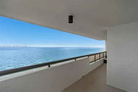 2555 Collins Avenue Miami Beach FL 33140
