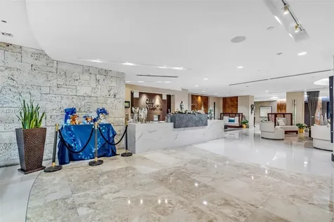 2555 Collins Avenue Miami Beach FL 33140