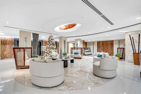 2555 Collins Avenue Miami Beach FL 33140