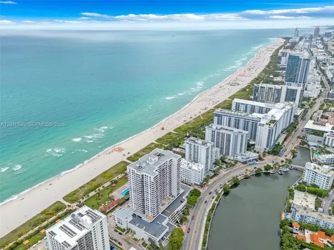 2555 Collins Avenue Miami Beach FL 33140
