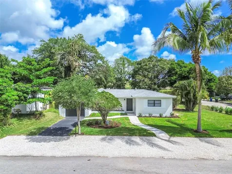 981 NE 152nd Street Miami FL 33162