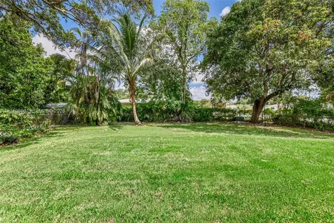981 NE 152nd Street Miami FL 33162