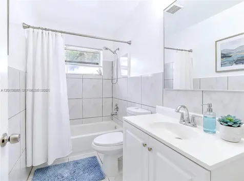 981 NE 152nd Street Miami FL 33162