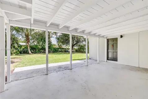 981 NE 152nd Street Miami FL 33162