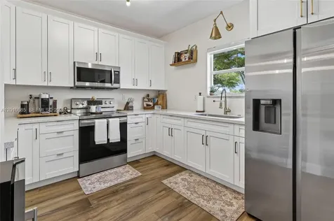 22181 SW 92nd Place Cutler Bay FL 33190