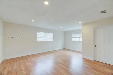 359 10th Street Lake Park FL 33403
