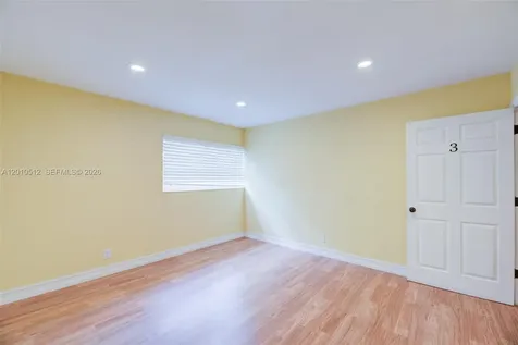 359 10th Street Lake Park FL 33403