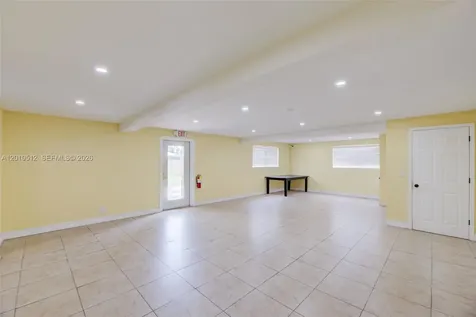 359 10th Street Lake Park FL 33403