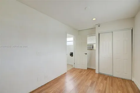 359 10th Street Lake Park FL 33403