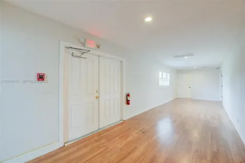 359 10th Street Lake Park FL 33403
