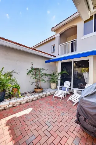 1581 Yellowheart Way Hollywood FL 33019