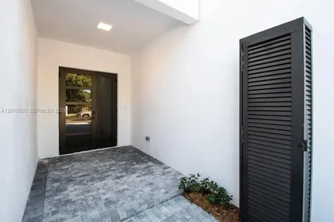 6802 SW 80th Street Miami FL 33143