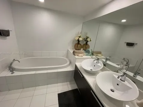 2950 NE 188th Street Aventura FL 33180