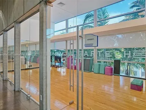2950 NE 188th Street Aventura FL 33180