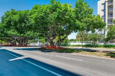 2121 SW 3rd Avenue Miami FL 33129