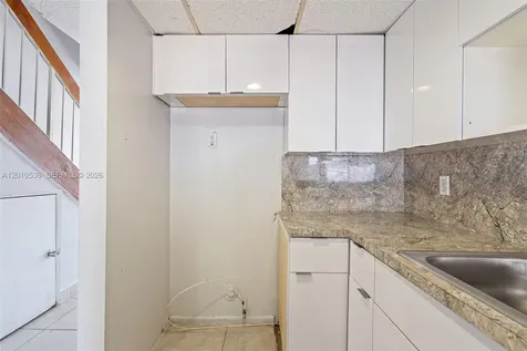 2331 W 66th Place Hialeah FL 33016