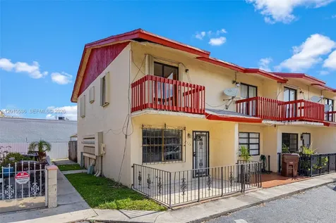 2331 W 66th Place Hialeah FL 33016
