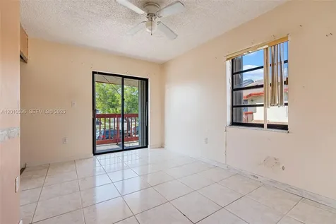2331 W 66th Place Hialeah FL 33016