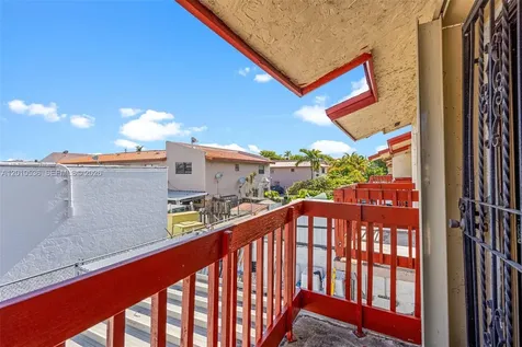 2331 W 66th Place Hialeah FL 33016