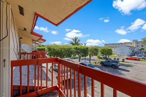 2331 W 66th Place Hialeah FL 33016