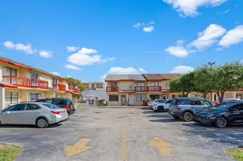 2331 W 66th Place Hialeah FL 33016