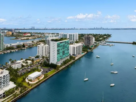 7934 West Drive North Bay Village FL 33141