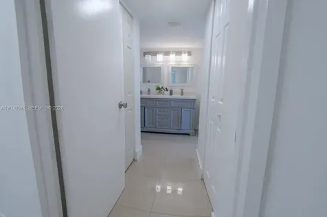 20100 W Country Club Drive Aventura FL 33180