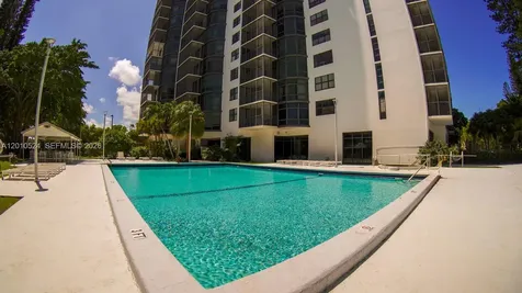 20100 W Country Club Drive Aventura FL 33180