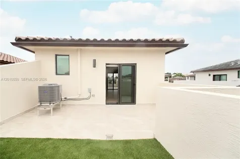8370 NW 49th Street Doral FL 33166