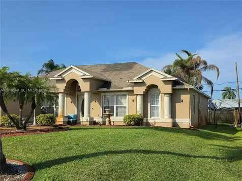 2637 SW Monterrey Lane Port St. Lucie FL 34953