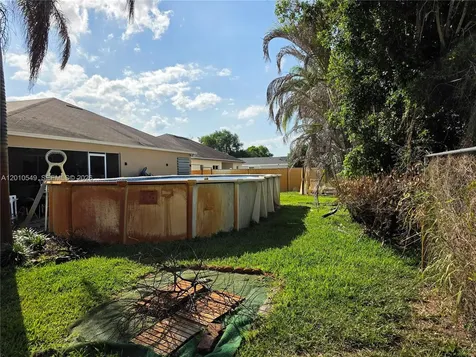 2637 SW Monterrey Lane Port St. Lucie FL 34953