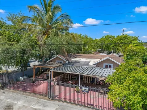 9422 NW 26th Avenue Miami FL 33147