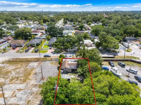 9422 NW 26th Avenue Miami FL 33147
