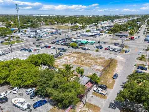 9422 NW 26th Avenue Miami FL 33147