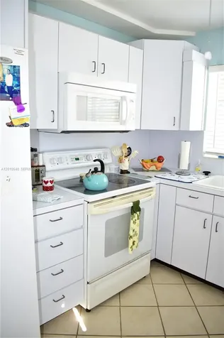 9321 Sunrise Lakes Boulevard Sunrise FL 33322