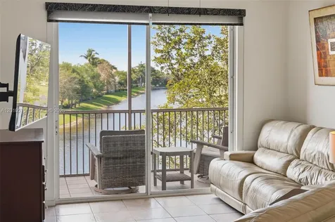 7765 Yardley Drive Tamarac FL 33321