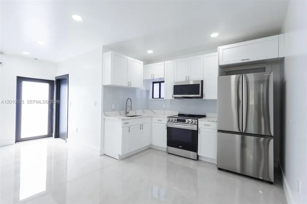 571 NW 152nd Street Miami FL 33169