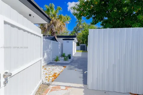 571 NW 152nd Street Miami FL 33169