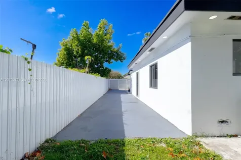 571 NW 152nd Street Miami FL 33169