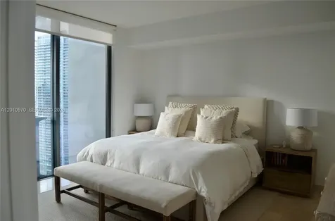 68 SE 6th Street Miami FL 33131